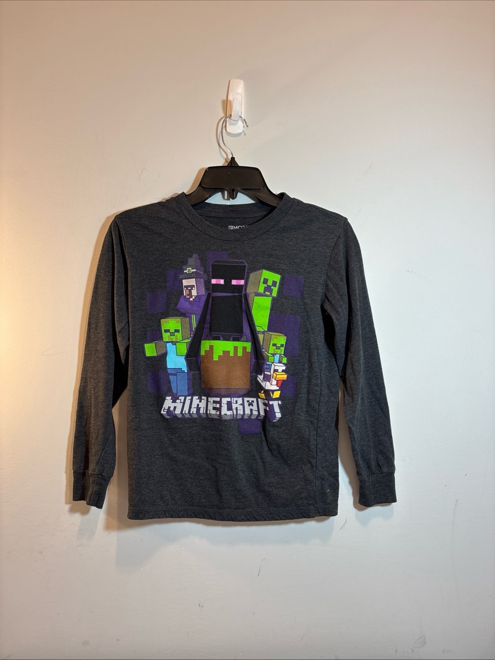 Minecraft Kids Long-Sleeve Graphic Tee - Charcoal. 708
